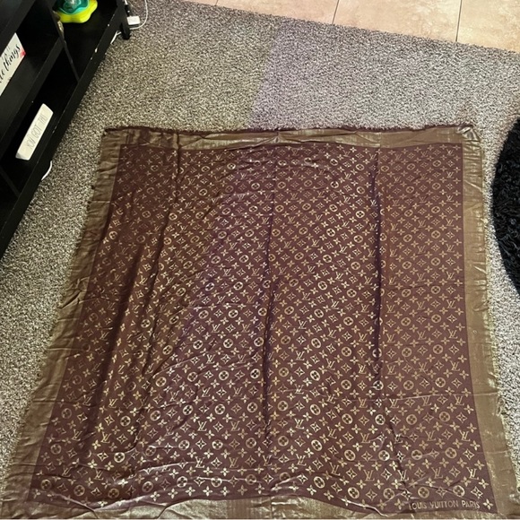 A Louis Classic - Picture 6 of 10